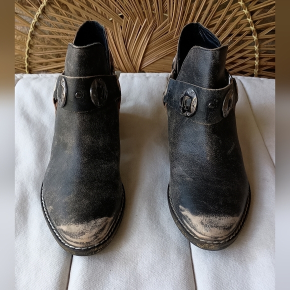 Chinese Laundry Rustic Black Ankle Boots_8 - Picture 2 of 5